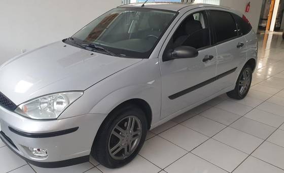 FORD FOCUS 1.6 GLX 8V FLEX 4P MANUAL FORD FOCUS 1.6 GLX 8V FLEX 4P MANUAL